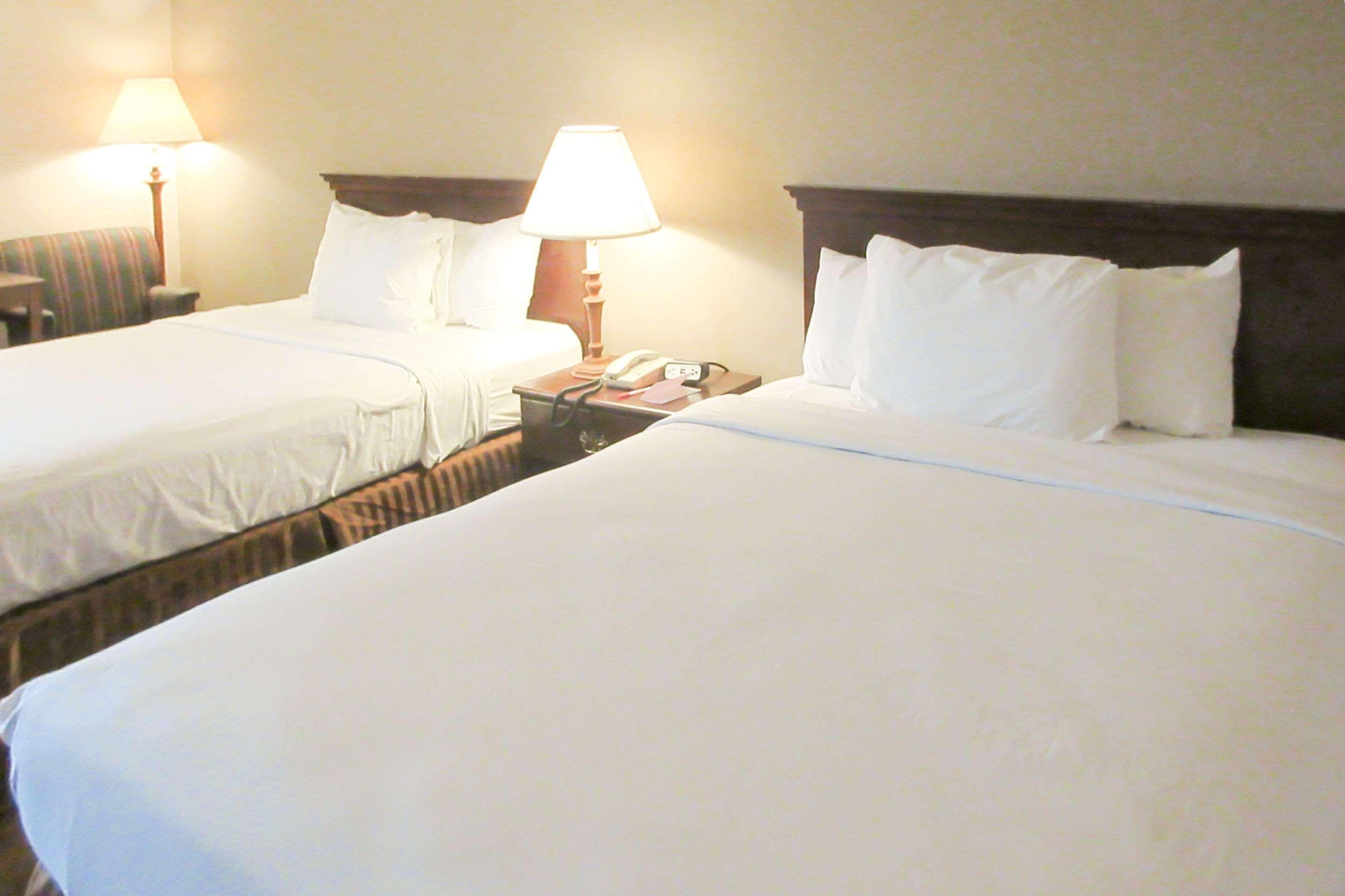 Days Inn By Wyndham Erie Kearsarge Екстер'єр фото