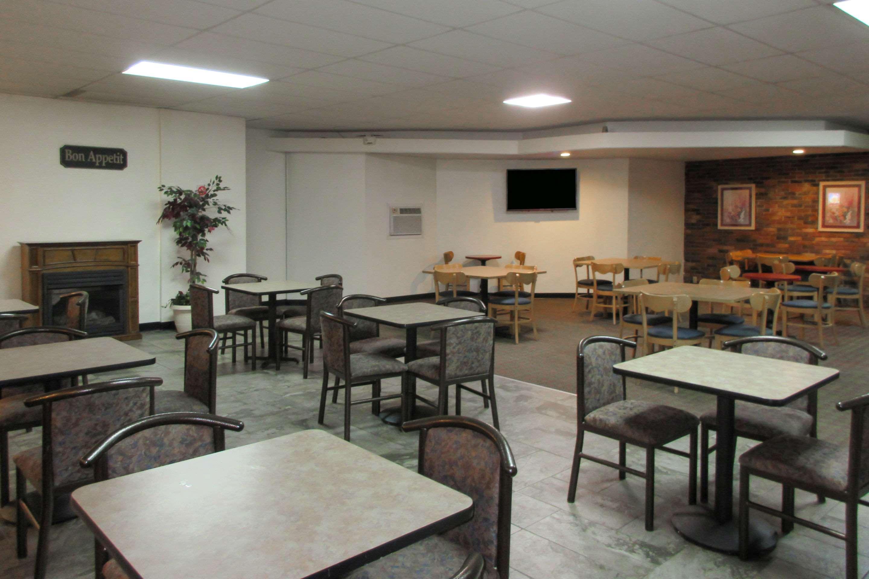 Days Inn By Wyndham Erie Kearsarge Екстер'єр фото
