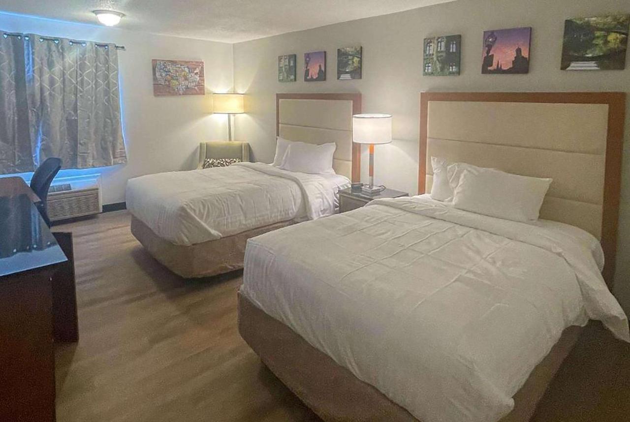 Days Inn By Wyndham Erie Kearsarge Екстер'єр фото